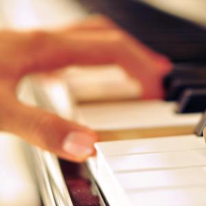 新婚夜被强伦无删减版
